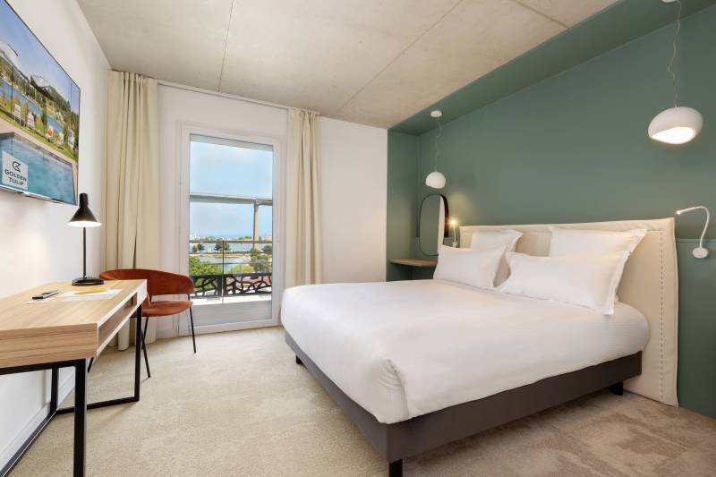 Réserver un hôtel 4 étoiles avec literie premium et Wi-Fi haut débit pour voyageurs d’affaires à Martigues